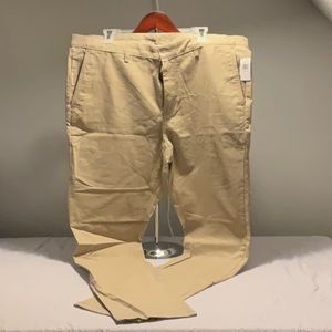 Old Navy Men’s Lived-In Chino Pants NWT